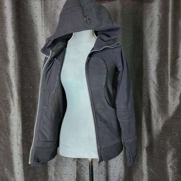 Lululemon Scuba Hoodie IV (4th Generation) in Black w/ Thumb Holes - Picture 5 of 6